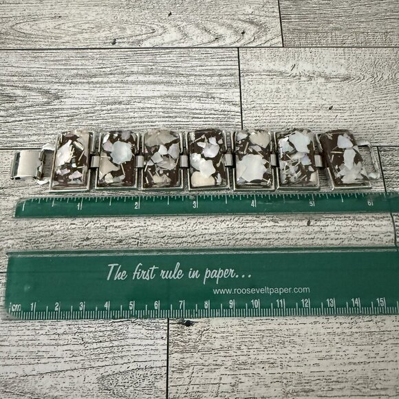 Vintage Wide Chunky Silver Tone Confetti Lucite Link Bracelet Collector’s Item - Picture 7 of 7